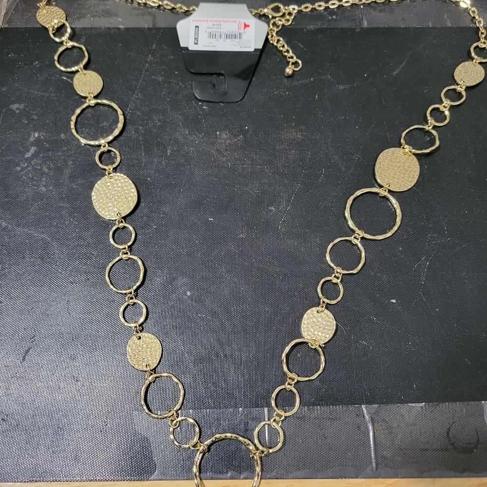 APT9 long gold placed, hoops necklace